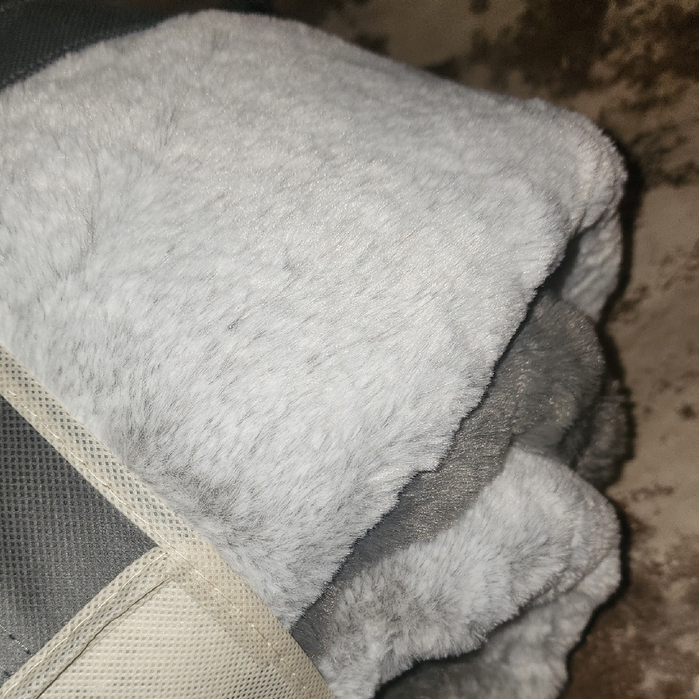 Frye Silver And Gray Faux Fur Comforter Set - King - Picture 3 of 12